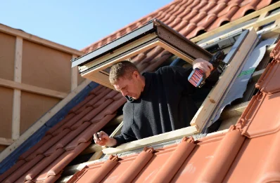 Pose de fenêtres de toit Velux aux Ulmes